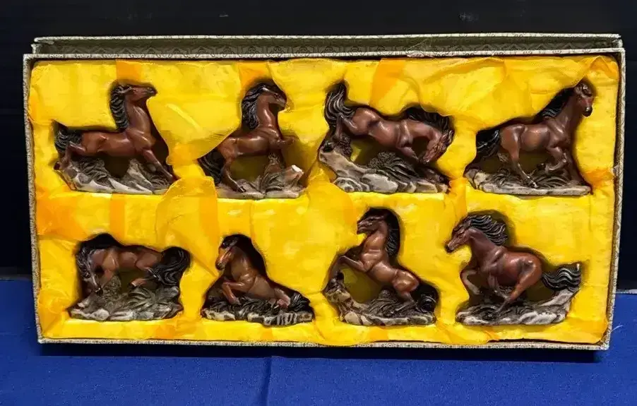 VTG Chinese Carved Resin "Eight Horses" Figure Set In Original Box