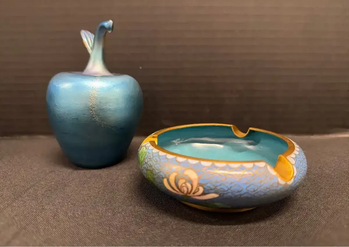 VTG Home Decor-Lundberg Studios Glass Paperweight ‘87, Cloisonné Enamel & Brass Asian Style Ashtray 