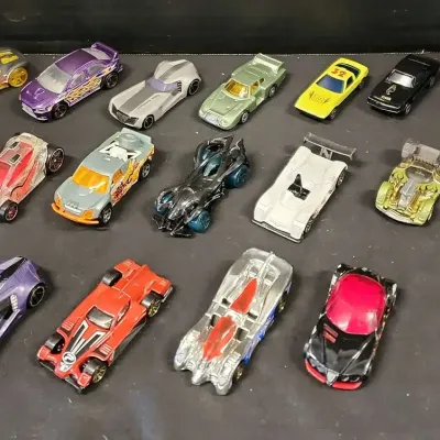 16 Diecast Toy Cars - Hot Wheels, Concept Vehicles, Racing Cars
