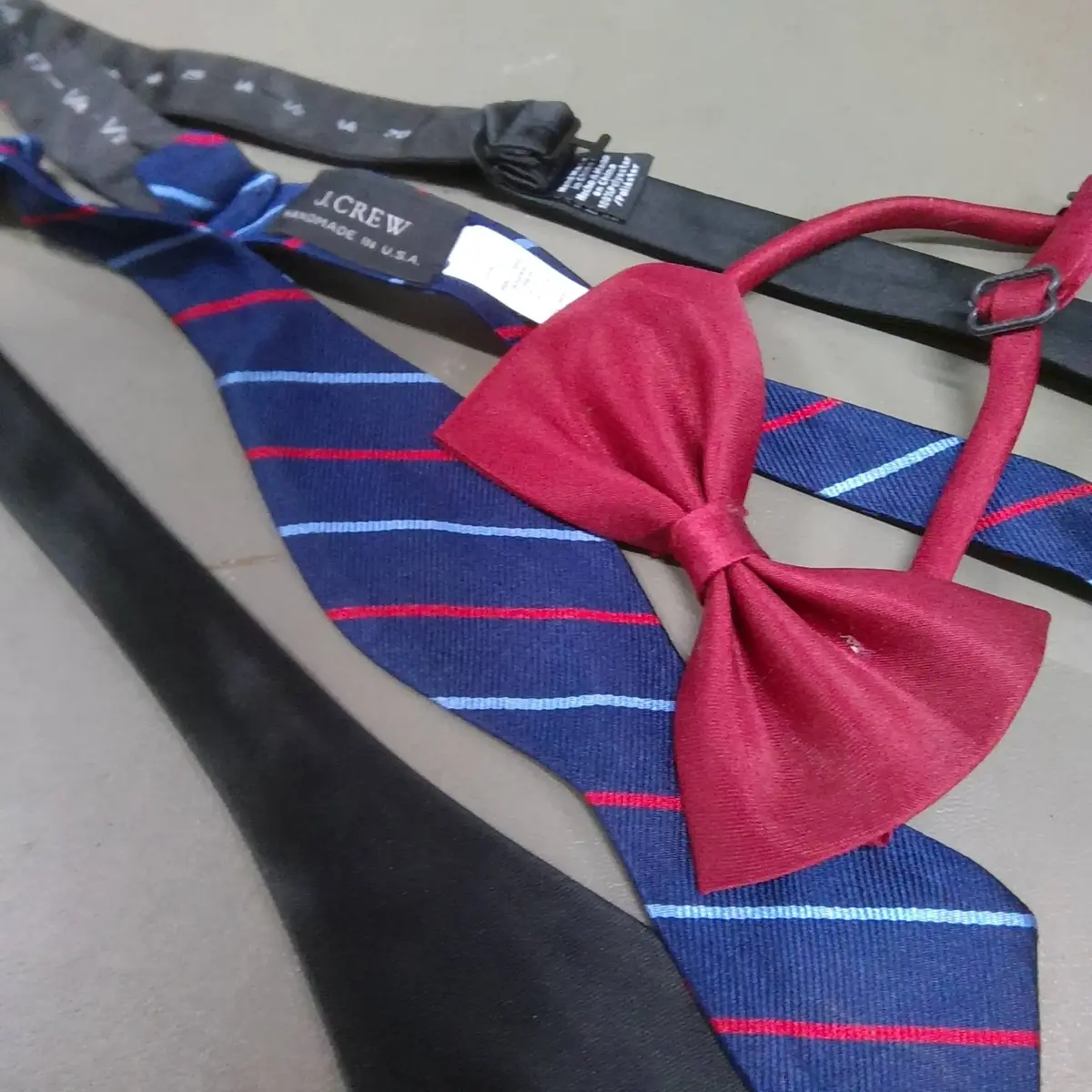 Men's Bow Ties, Ties And Belts