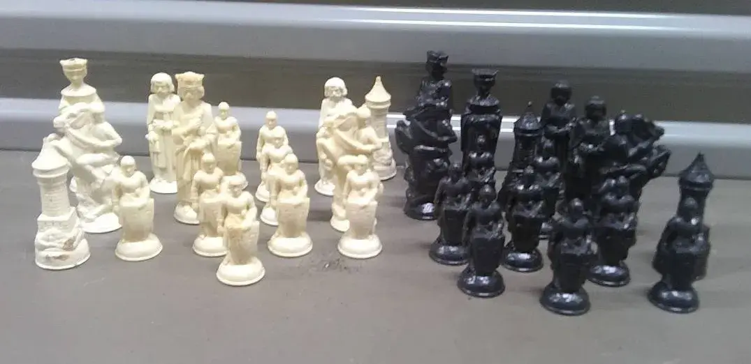 Medieval Chess Pieces E. S. Lowe ANRI