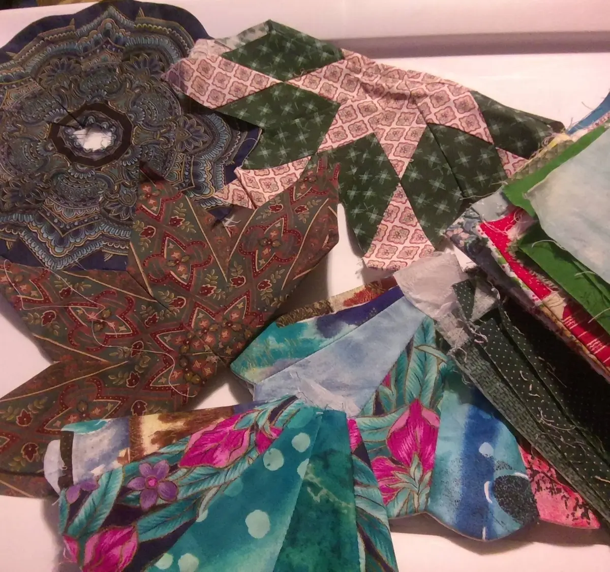 Pre-quilted Fabric Pieces - Greens 24 Pcs