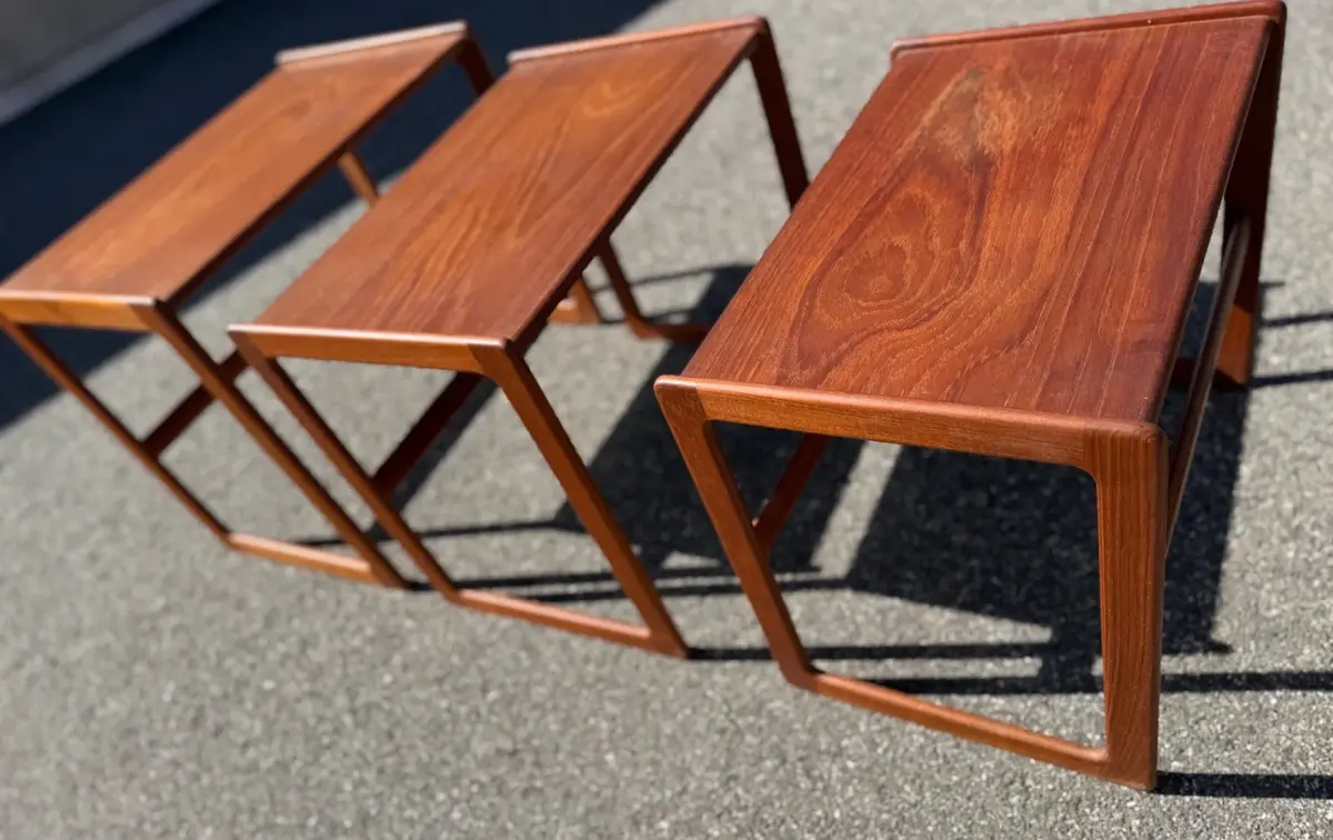 Exceptional set of Danish teak nesting tables - Vintage MK