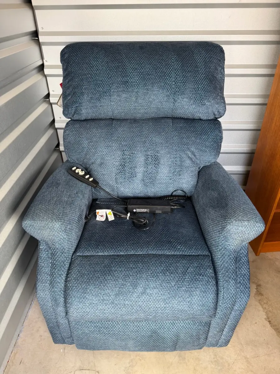 Pride Mobility / Mega Motion Power Lift Chair,  with integrated heat and variable massage features