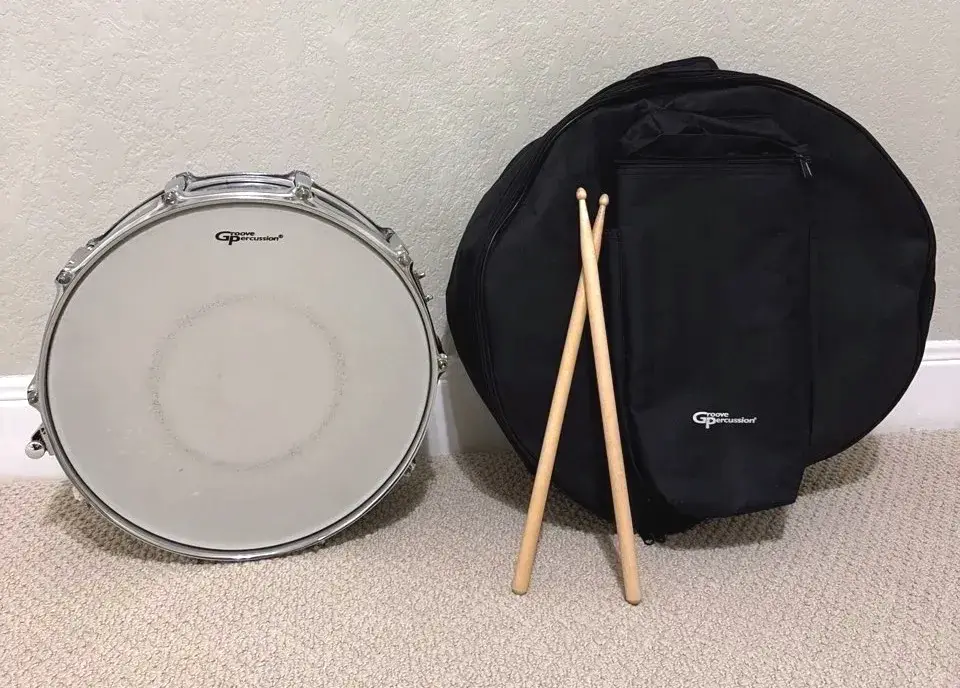 Groove Percussion Snare Drum 14x5 Chrome, backpack/carrying case and pair of sticks 