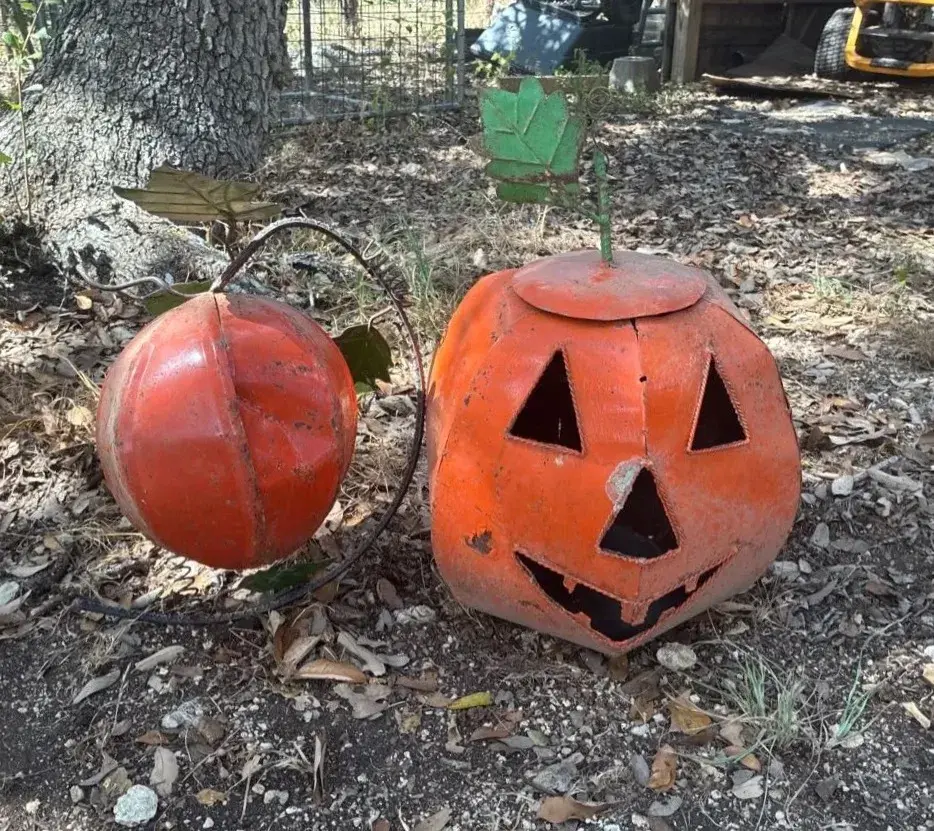 Metal Pumpkin And Jack O Lantern Yard Decor