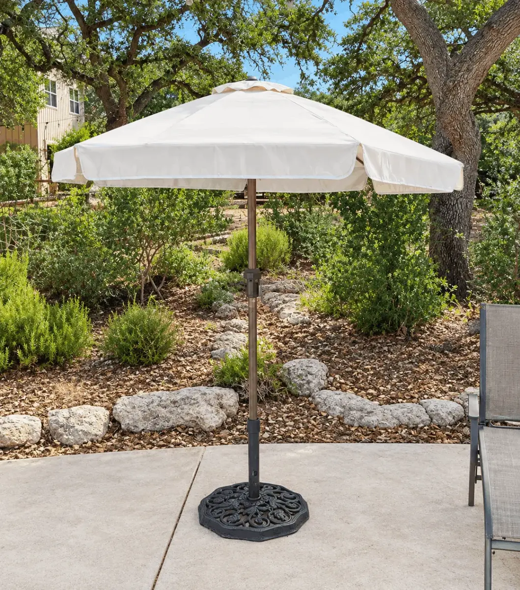 Hampton Bay Patio Umbrella With Cast Metal Base