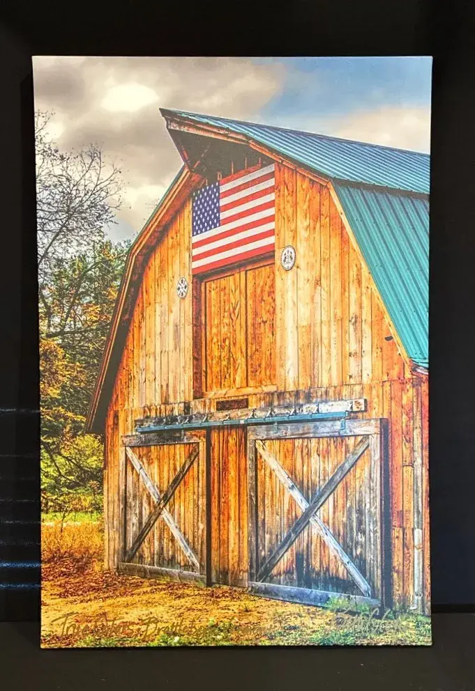 “American Barn” canvas art - 2x3ft 