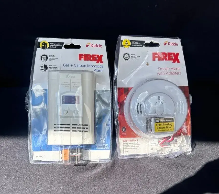 FIREX Kidde Gas And Carbon Monoxide Alarm And Smoke Alarm With Adapters, Brand New And Package
