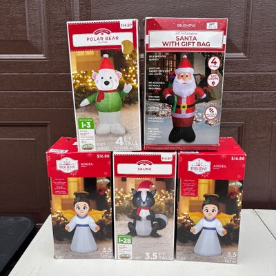 LOT 161: Christmas Inflatable Outdoor Lawn Decorations 5pcs