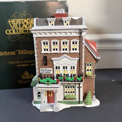 LOT 44: Dept 56 Dickins Village Heritage Village Collection - Crown & Cricket Inn 1st Edition