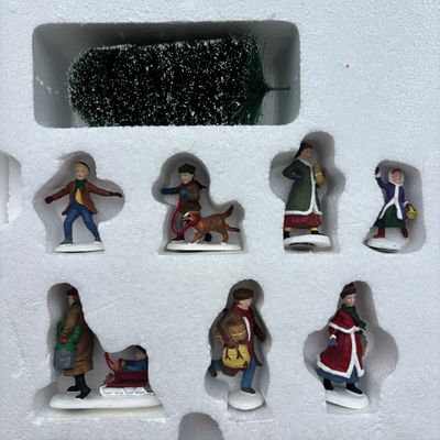 LOT 162: Dept 56 All Around the Park Animated Village Accessory