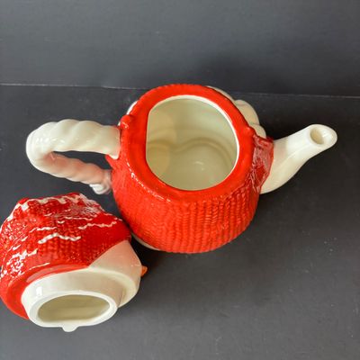 LOT 149: Dept 56 Billy Buttons Hot Chocolate Set