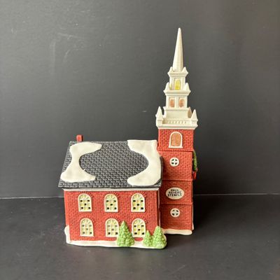 LOT 150: Dept 56 New England Series Sleepy Hollow & Old North Church
