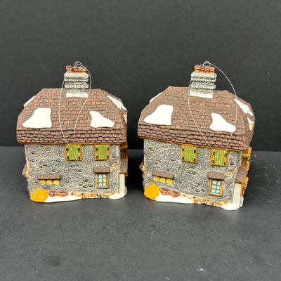 LOT 144: Dept 56 Charles Dickens Collector's Edition Ornaments Dedlock Arms (2) & Sir John Falstaff Inn (2), Oversized C9 Light...