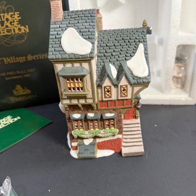LOT 45: Dept 56 Dickins / Heritage Village Collection The Pied Bull Inn 2nd Ed