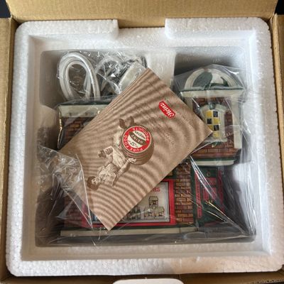 LOT 156: Department 56 Profiles The Heinz Grocery Store Christmas Village Building (2of6)