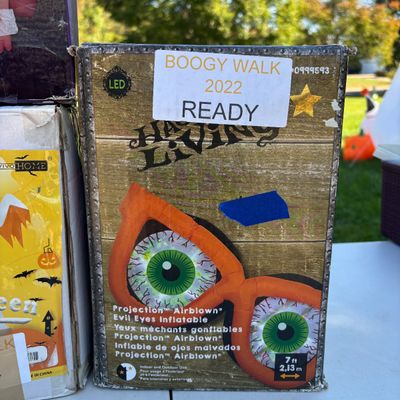 LOT 57: Halloween Inflatable Outdoor Lawn Decorations
