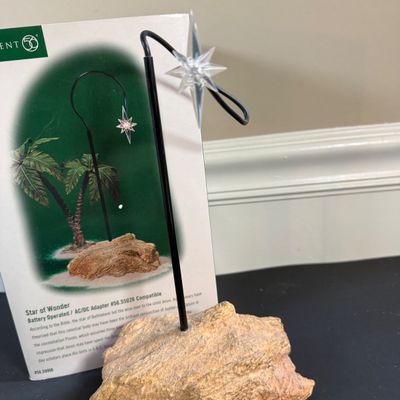 LOT 47: Dept 56 Little Town of Bethlehem- Star of Wonder Battery Operated Accessory