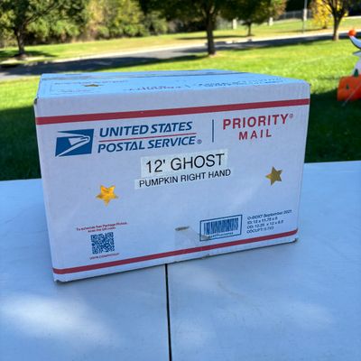 LOT 58: Halloween Inflatable Outdoor Lawn Decorations