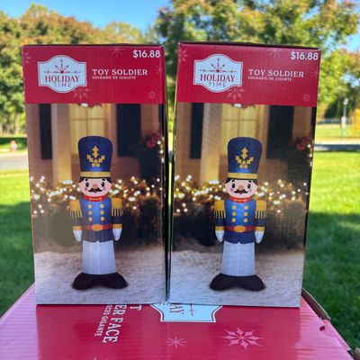 LOT 67: Christmas Inflatable Outdoor Lawn Decorations - 3pcs