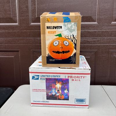 LOT 158: Halloween Inflatable Outdoor Lawn Decorations 2pcs