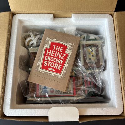 LOT 155: Department 56 Profiles The Heinz Grocery Store Christmas Village Building (3of 6)
