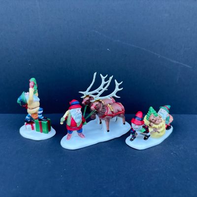 LOT 77: Dept 56 Accessories w/Original Boxes: Boulevard Lampposts, Busy Sidewalk, Tis the Season, Santa's Little Helpers, Sing a...