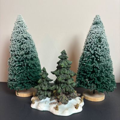 LOT 94: Dept 56 Limited Edition 1681 of 2500 Dickens Village Mill, New England Series Laurel Hill Church & Accessories