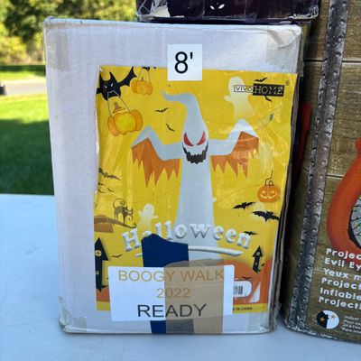 LOT 57: Halloween Inflatable Outdoor Lawn Decorations