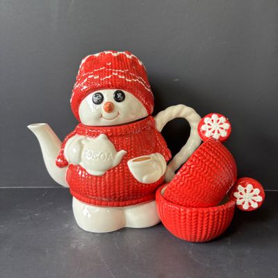 LOT 149: Dept 56 Billy Buttons Hot Chocolate Set