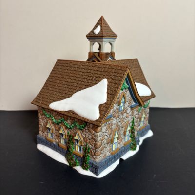 LOT 94: Dept 56 Limited Edition 1681 of 2500 Dickens Village Mill, New England Series Laurel Hill Church & Accessories