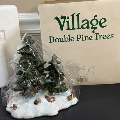 LOT 43: Dept 56 Holiday Accessories Constables, Double Pine Trees, Yeomen of the Guard, and Kings Road Cab