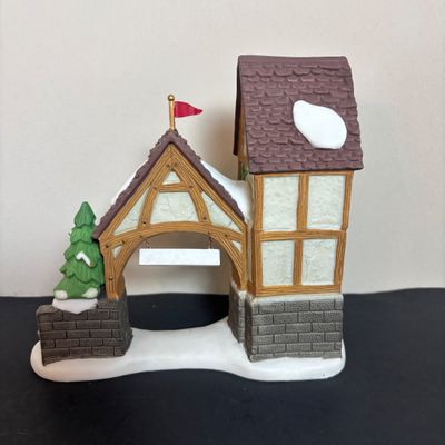 LOT 89: Dept 56 Postern, Town Wall Section & Little Town of Bethlehem