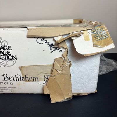 LOT 89: Dept 56 Postern, Town Wall Section & Little Town of Bethlehem
