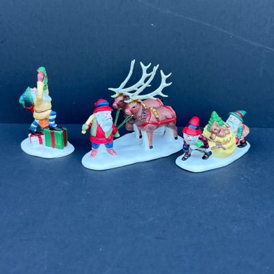 LOT 77: Dept 56 Accessories w/Original Boxes: Boulevard Lampposts, Busy Sidewalk, Tis the Season, Santa's Little Helpers, Sing a...