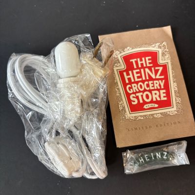 LOT 154: Department 56 Profiles The Heinz Grocery Store Christmas Village Building (4 of 6)