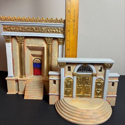 LOT 102: Dept 56 Little Town of Bethlehem Series: Herod's Temple