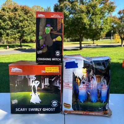 LOT 62: Halloween Inflatable Outdoor Lawn Decorations - 3pcs