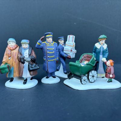 LOT 77: Dept 56 Accessories w/Original Boxes: Boulevard Lampposts, Busy Sidewalk, Tis the Season, Santa's Little Helpers, Sing a...