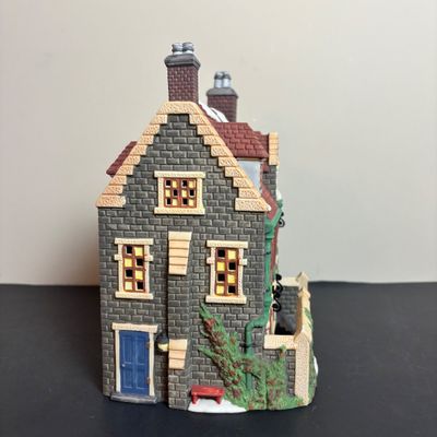LOT 100: Dept 56 Dickens Village Series Dedlock Arms: 3rd Edition Limited to 1994