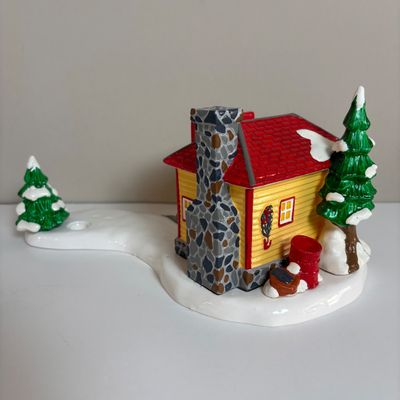 LOT 82: Dept 56 Snow Village Collection: Holly Brothers Garage, Pisa Pizza & Village Used Car Lot