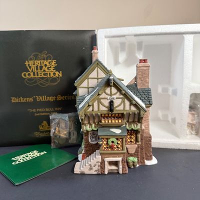 LOT 45: Dept 56 Dickins / Heritage Village Collection The Pied Bull Inn 2nd Ed