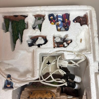 LOT 89: Dept 56 Postern, Town Wall Section & Little Town of Bethlehem