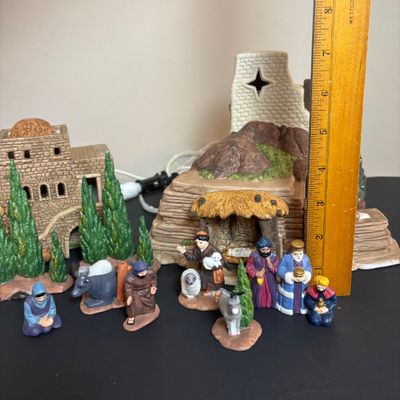 LOT 89: Dept 56 Postern, Town Wall Section & Little Town of Bethlehem