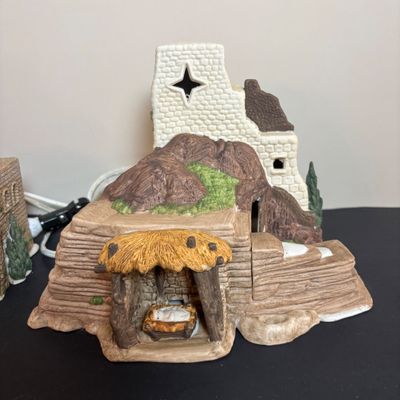 LOT 89: Dept 56 Postern, Town Wall Section & Little Town of Bethlehem