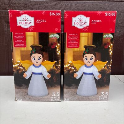 LOT 161: Christmas Inflatable Outdoor Lawn Decorations 5pcs