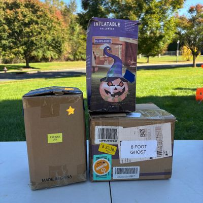 LOT 105: Halloween Inflatable Outdoor Lawn Decorations 3pcs
