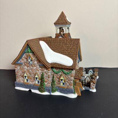 LOT 94: Dept 56 Limited Edition 1681 of 2500 Dickens Village Mill, New England Series Laurel Hill Church & Accessories