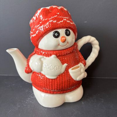LOT 149: Dept 56 Billy Buttons Hot Chocolate Set